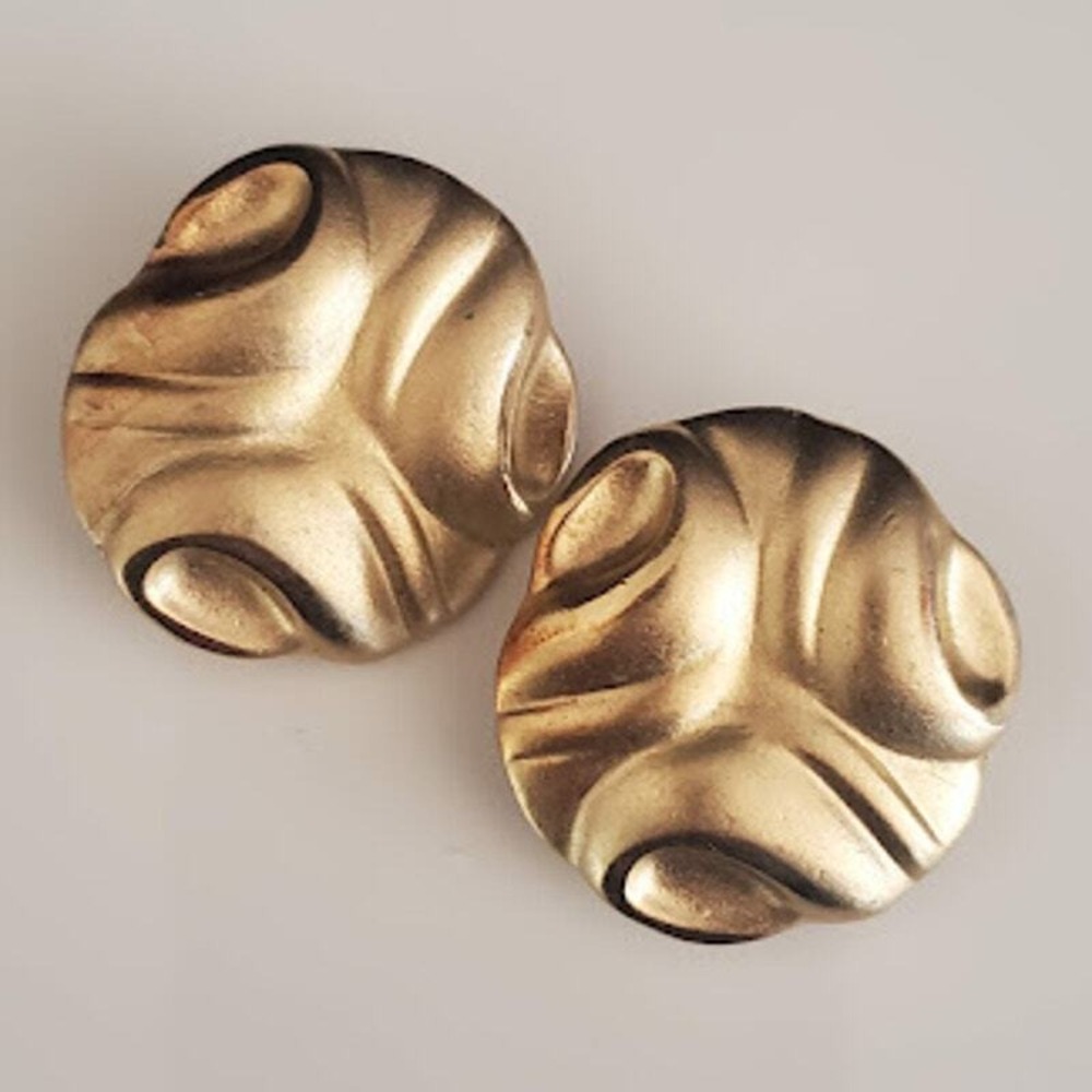 Trifari Vintage‎ Gold Tone Abstract Swirl Clip On Statement Earrings